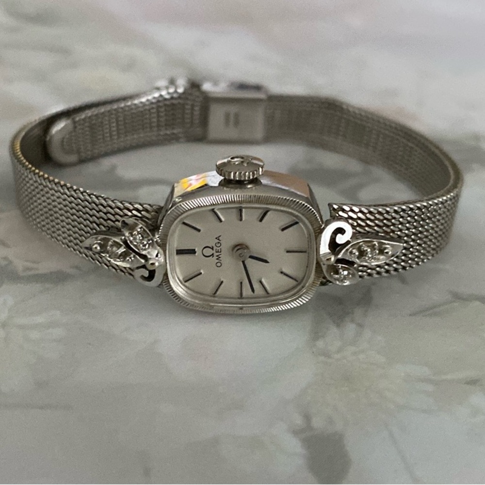 Rare Omega Solid 14K W. Gold Case 4 Diamond Bezel 17J Manual-Wind Cocktail Watch